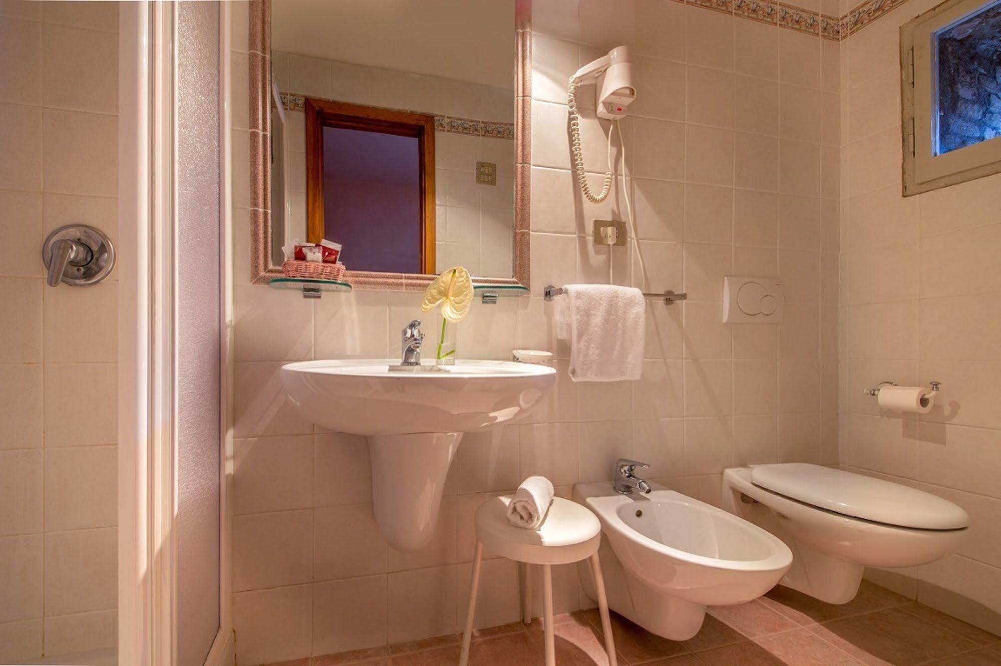 אסיסי Hotel San Francesco מראה חיצוני תמונה