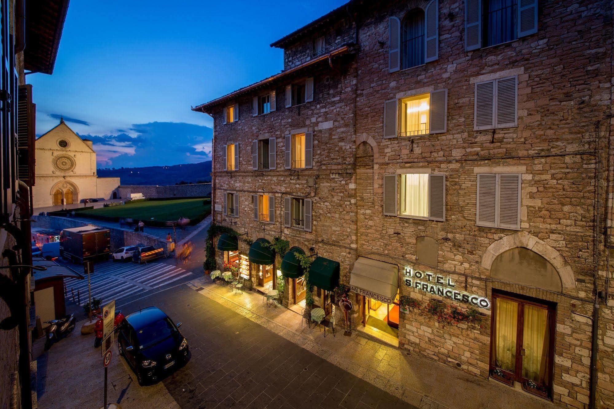 אסיסי Hotel San Francesco מראה חיצוני תמונה
